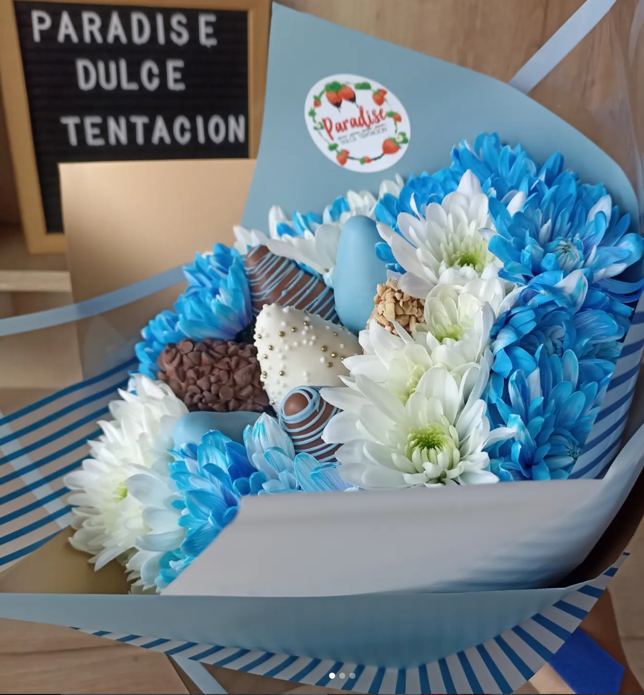 Ramo de fresas azules